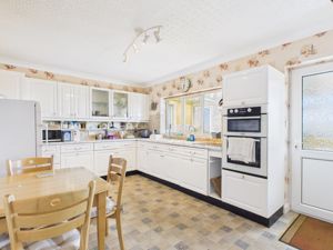 Breakfast kitchen- click for photo gallery